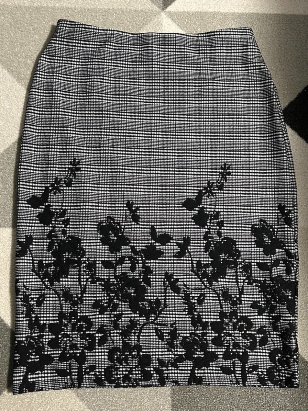 Roz & Ali Plaid Pull-on Pencil Midi Skirt Floral Fabric Applique' Women's S